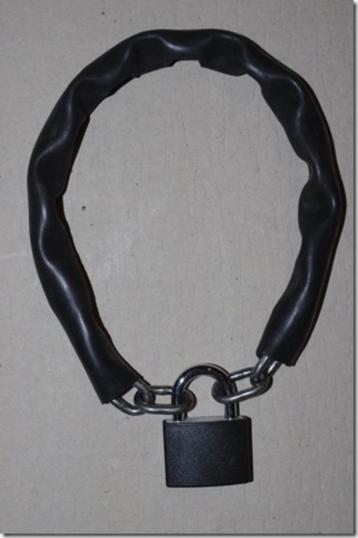 Ketting met hangslot beschikbaar voor biedingen