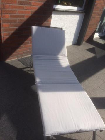 Ligbed beschikbaar voor biedingen
