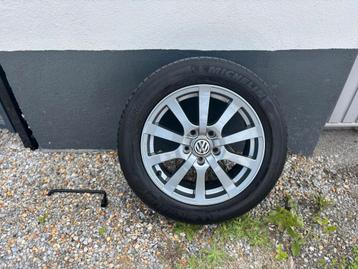 Nieuw VW-reservewiel met 4-seizoenenband (205/55R16 91H) beschikbaar voor biedingen