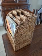 Tijdschriften houder   hoog 35 breed 28cm riet  perfecte sta, Huis en Inrichting, Woonaccessoires | Krantenbakken en Lectuurbakken