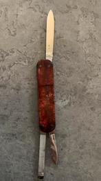 Ancien couteau de poche Victorinox “Victoria” – L.M, Enlèvement ou Envoi, Utilisé