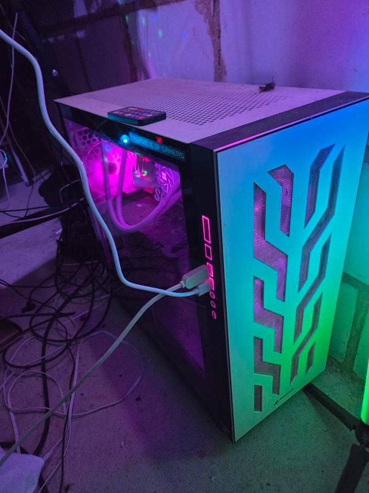 Game computer met rtx4070/32gb/RGB case en 4tb opslag., Games en Spelcomputers, Games | Pc, Zo goed als nieuw, Ophalen of Verzenden
