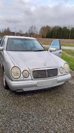 Mercedes E220 Diesel, Auto's, Mercedes-Benz, 4 deurs, Achterwielaandrijving, Zwart, Leder