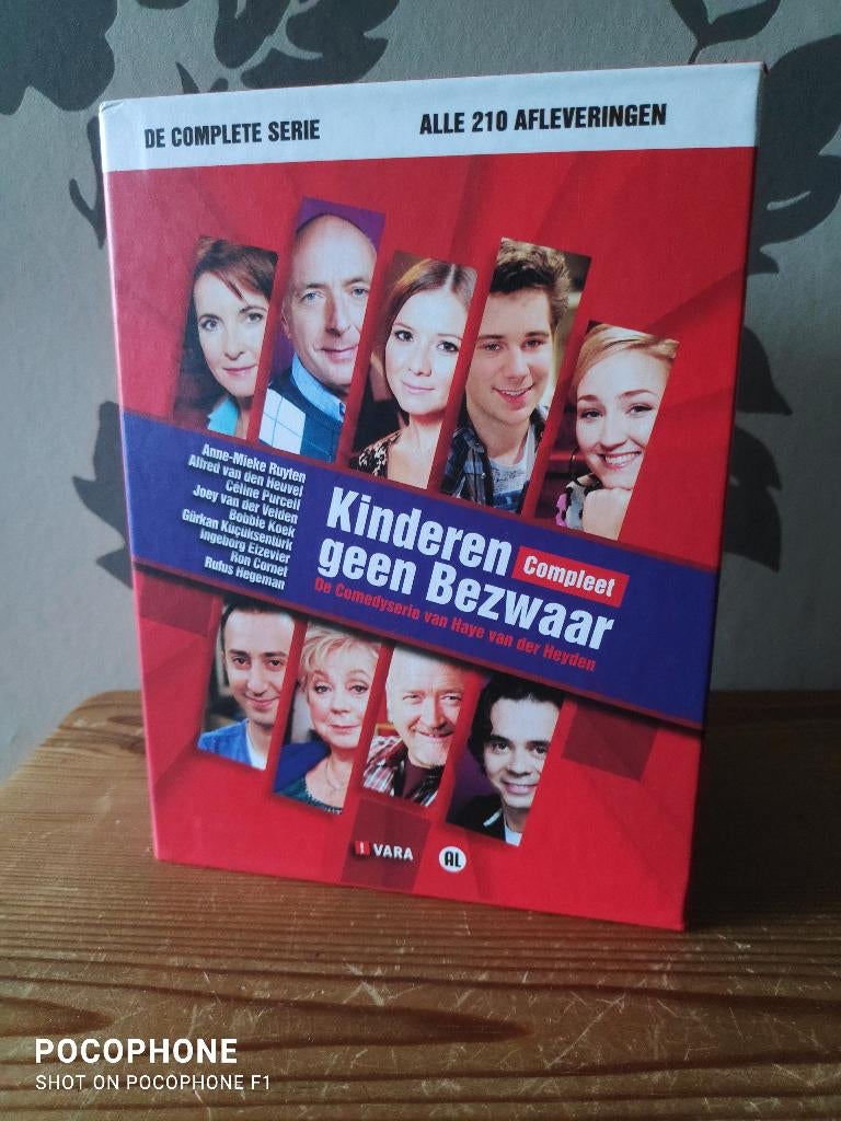 NEDERLANDSE SERIES EN FILMS, CD & DVD, DVD | TV & Séries télévisées, Comme neuf, Autres genres, Coffret, À partir de 12 ans, Enlèvement ou Envoi