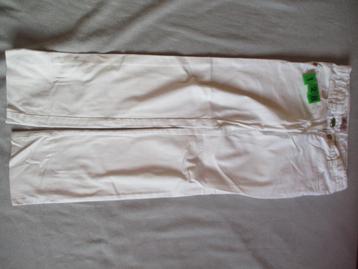 witte broek monnalisa maat 128 beschikbaar voor biedingen