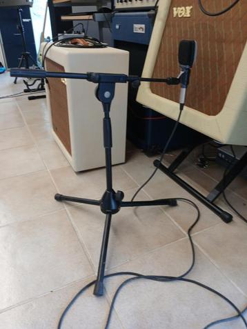 Pied micro perche pour reprise ampli beschikbaar voor biedingen