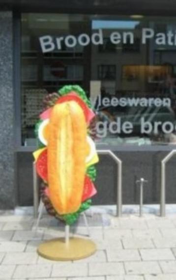 stoepreclame ijshoorn-frietzak-patat-broodje-sandwich- beschikbaar voor biedingen