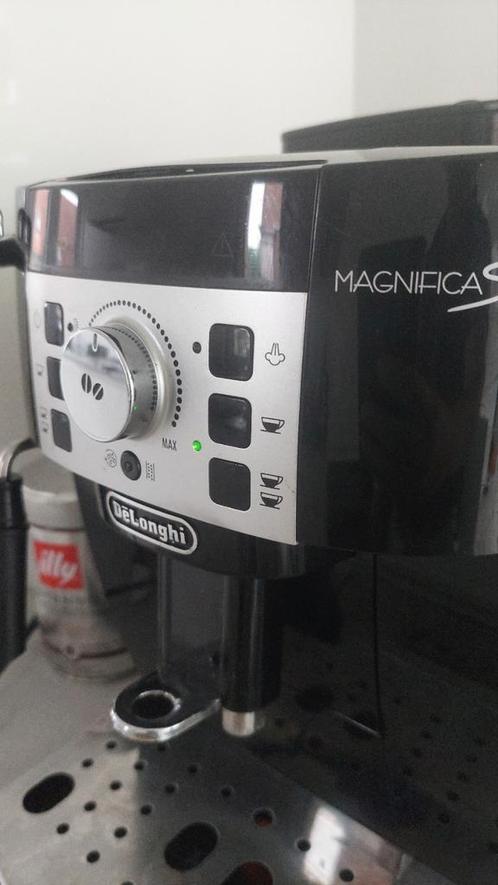 Machine à café Delonghi Magnifica S avec garantie !, Electroménager, Cafetières, Comme neuf, Café moulu, Café en grains, Cafetière