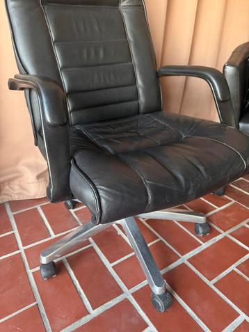 Bureaustoel beschikbaar voor biedingen