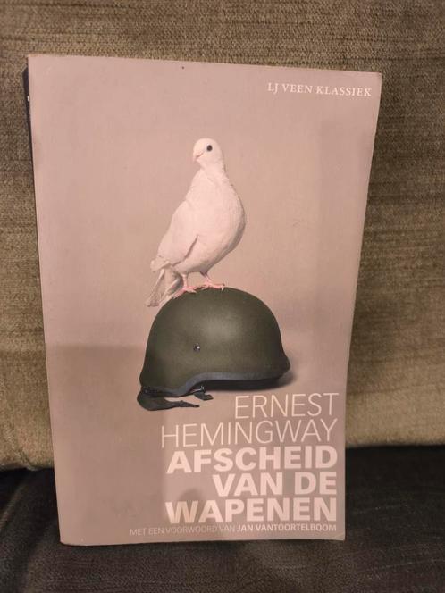 Afscheid van de wapenen.   (Ernest Hemingway), Boeken, Literatuur, Gelezen, Ophalen of Verzenden