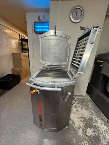 Tragiform deegverdeler – professioneel bakkerijtoestel beschikbaar voor biedingen