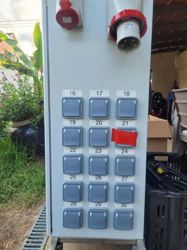 Boxe, Bloc, colonne multiprises pour occasion éphémères, Doe-het-zelf en Bouw, Elektriciteit en Kabels, Gebruikt, Ophalen