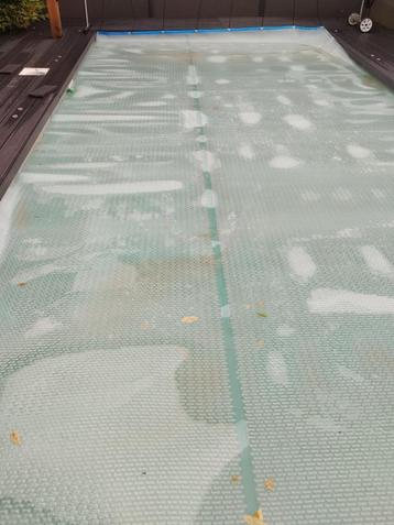 Bâche à bulle pour piscine beschikbaar voor biedingen