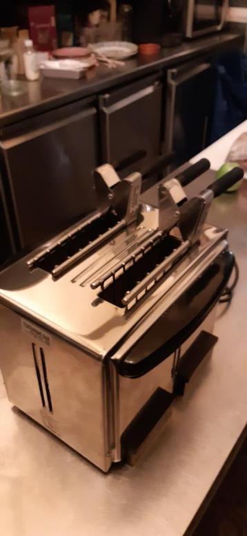 Professionele broodtooster. beschikbaar voor biedingen
