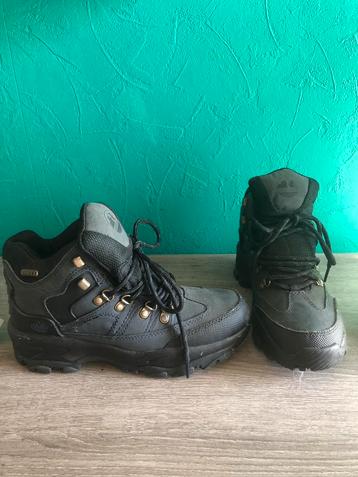 Bergschoenen / wandelschoenen maat 38 beschikbaar voor biedingen