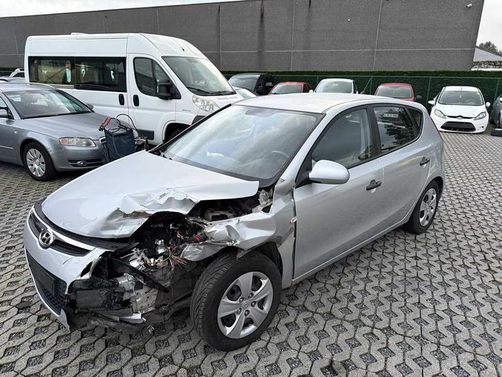 HYUNDAI - 2010 - I30 - Personenauto, Auto's, Hyundai, Bedrijf, i30, Overige brandstoffen, Euro 4, Overige carrosserie, Handgeschakeld