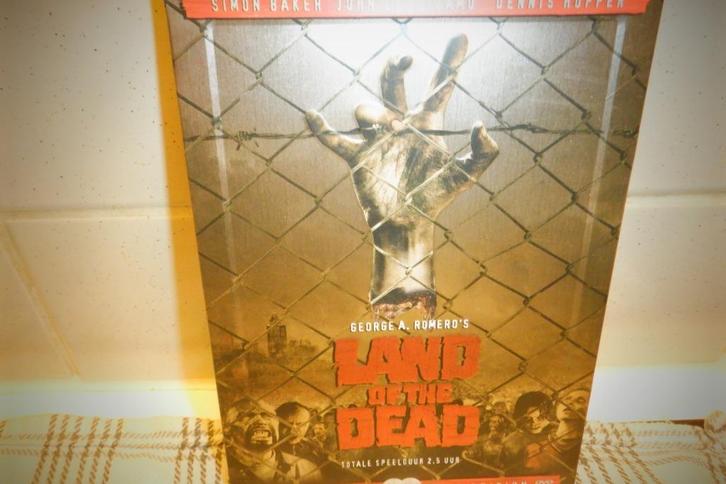 DVD Special 2 DISC Edition Steel BOX Land Of The Dead., Cd's en Dvd's, Dvd's | Horror, Zo goed als nieuw, Vampiers of Zombies