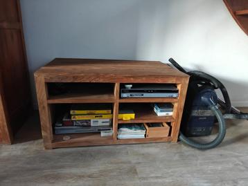 Massief houten TV-meubel beschikbaar voor biedingen