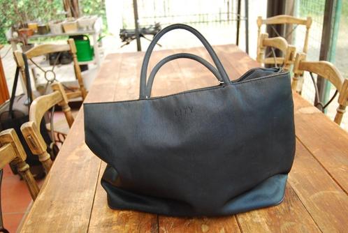 Grote handtas - donkerblauw, Handtassen en Accessoires, Tassen | Damestassen, Gebruikt, Handtas, Blauw, Ophalen of Verzenden
