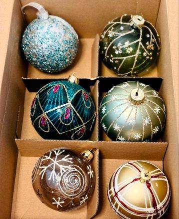 Boules de Noël beschikbaar voor biedingen