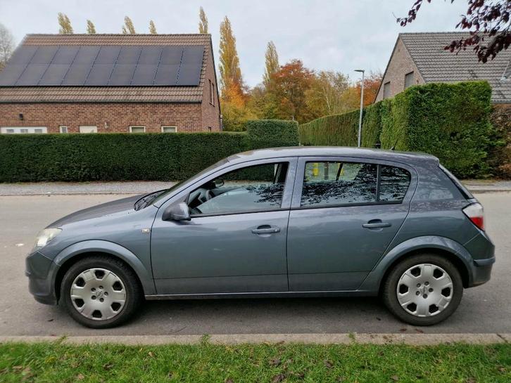 Opel Astra 1.7 Cdti (Prête à immatriculer), Autos, Opel, Particulier, Astra, ABS, Phares directionnels, Airbags, Alarme, Ordinateur de bord