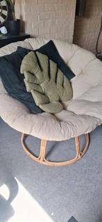 Rotan stoel met sierkussentjes, Tuin en Terras, Ophalen, Zo goed als nieuw, Rotan, Stoel