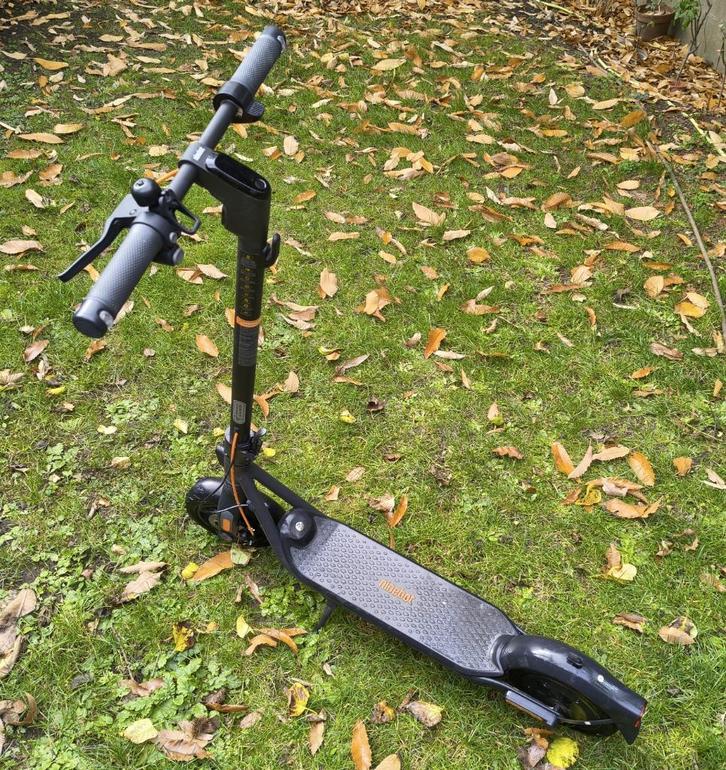 NINEBOT KickScooter F2 Pro E elektrische scooter, Fietsen en Brommers, Steps, Gebruikt, Ophalen