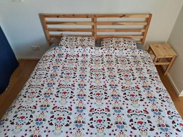 Tweepersoonsbedframe, Huis en Inrichting, Ophalen, Zo goed als nieuw, Hout, 200 cm