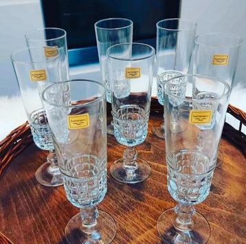 Set van 8 vintage champagne flutes Luminarc France (voor BP) beschikbaar voor biedingen