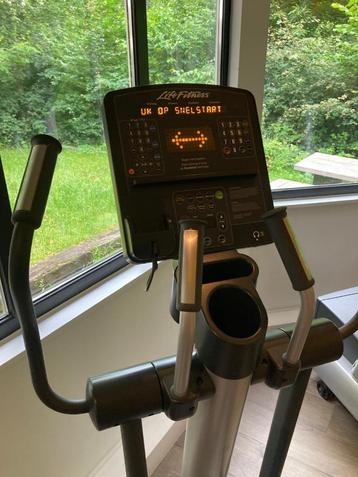 Cross Trainer - LIFE FITNESS 