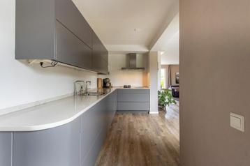 Moderne Mat Grijze Hoekkeuken met Losse Wand GEDEMONTEERD beschikbaar voor biedingen
