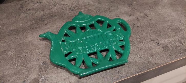 Onderzetter gietijzer Pickwick, Huis en Inrichting, Woonaccessoires | Onderzetters, Ophalen