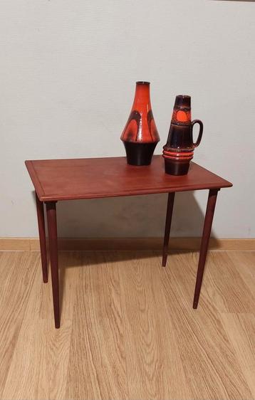 Midcentury vintage teak bijzettafeltje