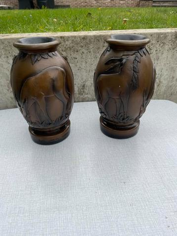 Koppel art-deco vazen met dieren beschikbaar voor biedingen