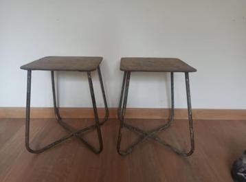 2 vintage krukjes / nachtkastjes beschikbaar voor biedingen