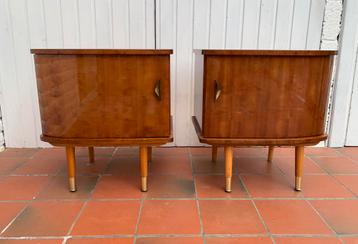 Vintage Scandinavisch nachtkastje beschikbaar voor biedingen