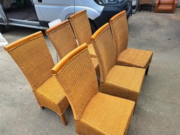 6 rieten stoelen beschikbaar voor biedingen
