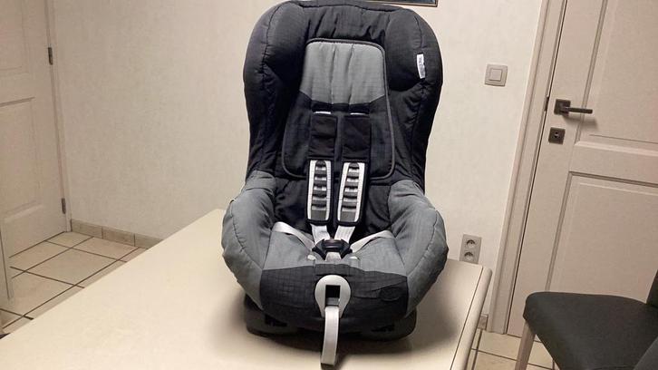 Autostoel, merk: Romer, Kinderen en Baby's, Autostoeltjes, Gebruikt, Romer, 9 t/m 18 kg, Autogordel, Slaapstand, Ophalen