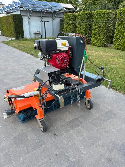 Veegmachine. Tuchel, Tuin en Terras, Veegmachines, Ophalen
