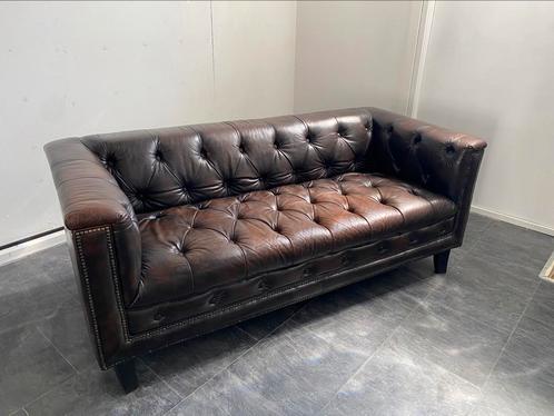 Mooie donkerbruine Chesterfield bank., Huis en Inrichting, Zetels | Zetels en Chaises Longues, Gebruikt, Driepersoons, 200 tot 250 cm