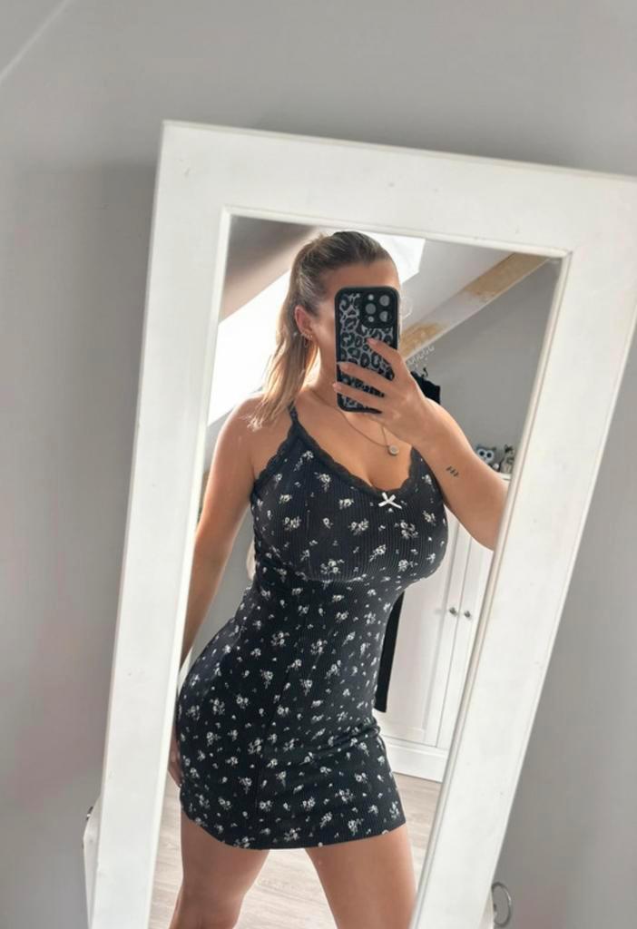 Kleedje H&M, Kleding | Dames, Jurken, Zo goed als nieuw, Maat 36 (S), Zwart, Boven de knie, Ophalen of Verzenden