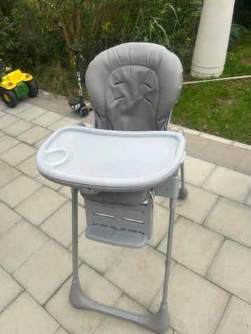Baby eetstoel beschikbaar voor biedingen
