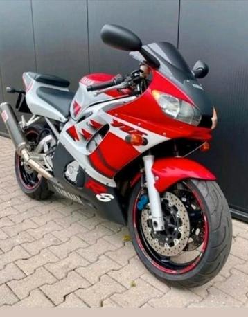 Yamaha r6 bouwjaar 1999. 13000km's 1e eigenaar. Prijs €5250