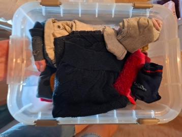 Meisjes kledij maat 92 beschikbaar voor biedingen