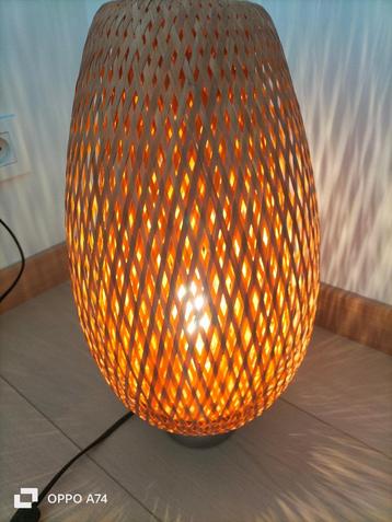 IKEA tafellamp van geweven bamboe, led E27 Philips 7W inbegr beschikbaar voor biedingen