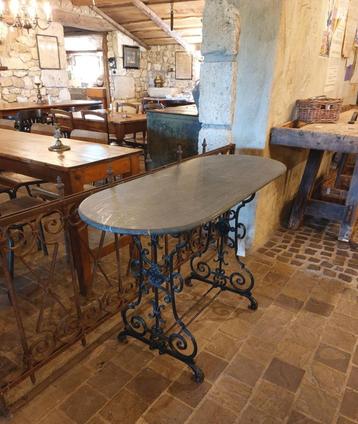 table en fonte avec plateau en pierre, table de bistrot, tab