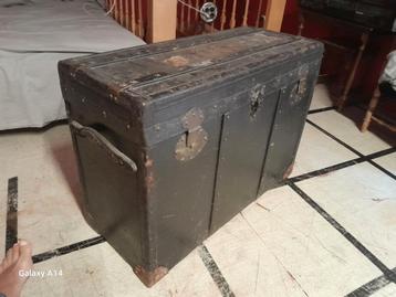 Coffre ancien  beschikbaar voor biedingen