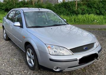 Ford Mondéo 102000 km vend ou échange 