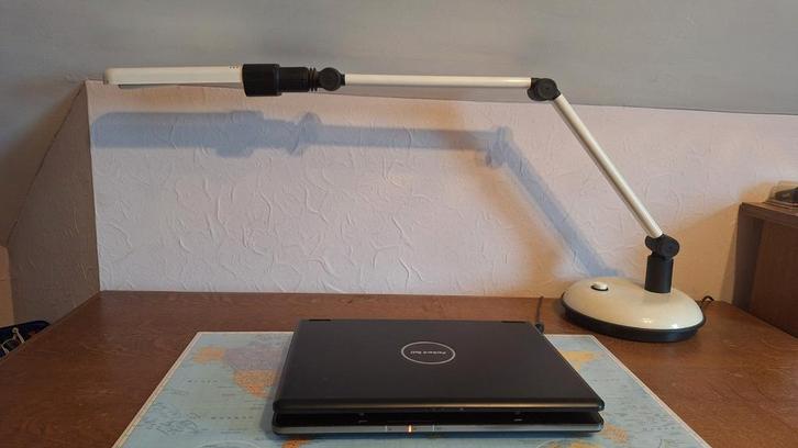 Zware bureellamp op voet 4,1 kg verstelbaar in H en L., Huis en Inrichting, Lampen | Tafellampen, Zo goed als nieuw, 50 tot 75 cm