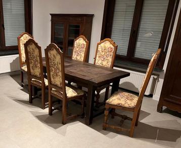 6 antieke geborduurde houten stoelen beschikbaar voor biedingen